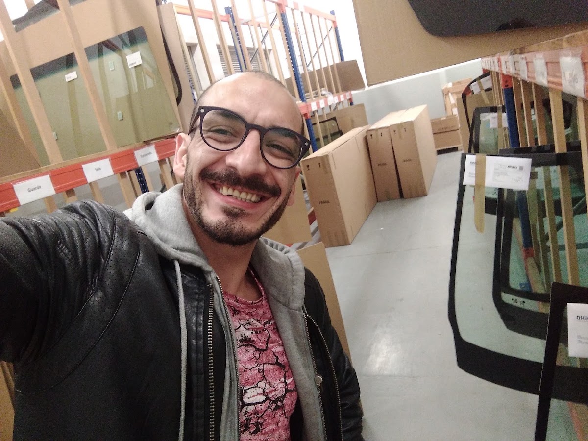 Diveraxial - Importação E Distribuição De Vidros Auto, S.A. foto 3