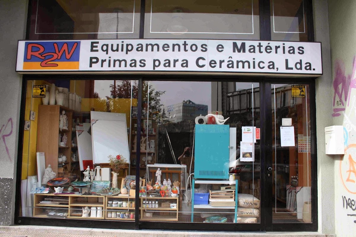 R2W-Equipamentos e Matérias Primas para Cerâmica Lda. foto 8