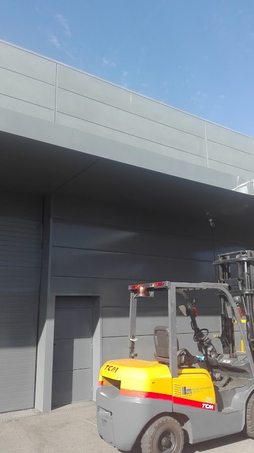Paulino Silva &amp; Irmão - Construções | Demolições | Corte Perfuração Betão | Aluguer Equipamentos foto 3