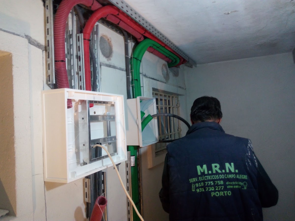 Eletricista Porto - Carmindo Gomes foto 6